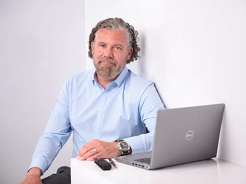 csm_SM_Tisch_mit_Laptop_frontal_9eeaa121ae.webp